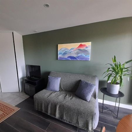 A 5 Mns Du Puy De Dome Avec Vue Imprenable Studio Rez De Jardin 24M2 Neuf A Laschamps Saint-Genes-Champanelle Exterior photo