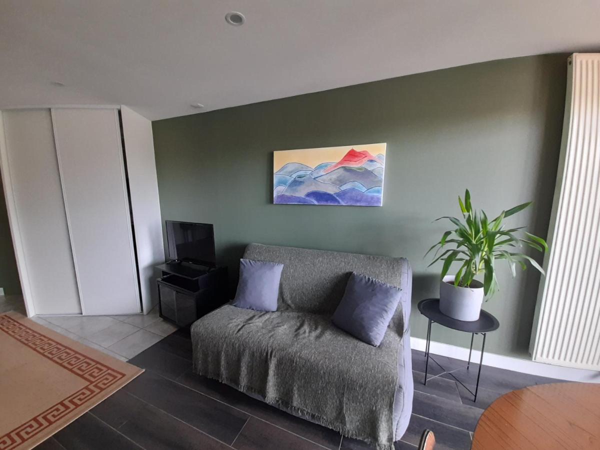 A 5 Mns Du Puy De Dome Avec Vue Imprenable Studio Rez De Jardin 24M2 Neuf A Laschamps Saint-Genes-Champanelle Exterior photo